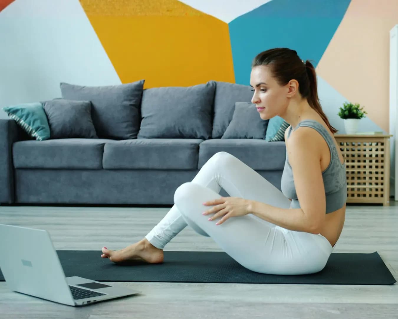 Online Fitness Coach: What They Do & Who Needs One