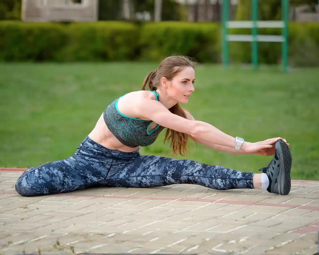 Stretching Hamstrings: 6 Stretches for Tight Legs